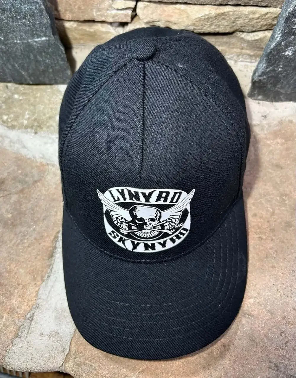 Lynyard Skynyrd black L/XL baseball Cap Skull Wings 2005